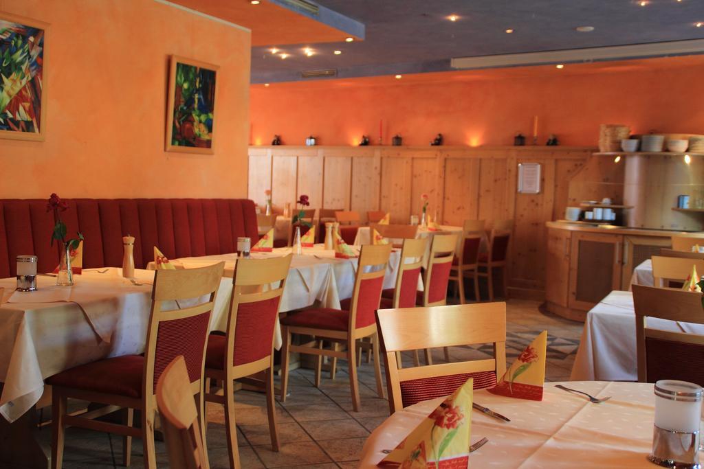 Hotel Restaurant Reichsadler Buchen  Oda fotoğraf